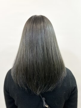 ティンク 横浜(Tink) ブリーチ無し/透明感グレー/Tink横浜