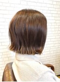 外ハネ切りっぱなしボブ