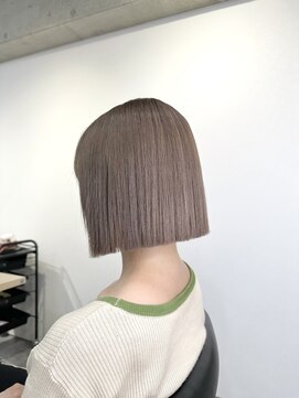 ハイセンス(hi-Sense) 小顔に見せるヘア ワンレン ショートボブ グレージュ