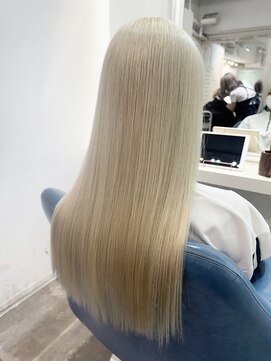 ウーロス(uros.) ホワイト☆ブロンド