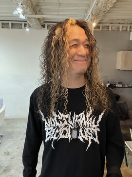 ロジ(Roji) 【Roji】メタルハードコアなスパイラルパーマ