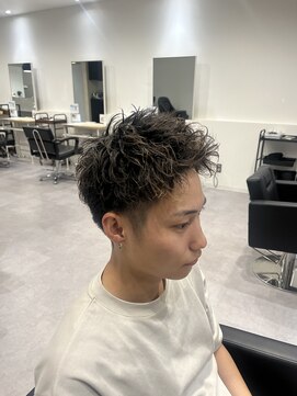 ステアーズ(Stairs) アップバングショート