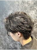 黒髪毛流れフェザーショートウルフ