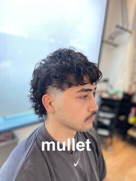 ドッグス 柏(Dawgs) フェザーパーマ　サーフカール　刈り上げセンターパート