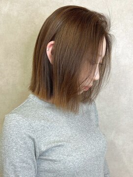 切りっぱなしボブ センターパート 前髪 小顔 ヘーゼルブラウン