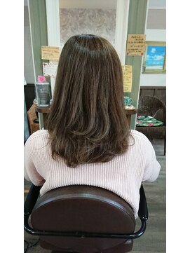 ヘアサロンアンドリラクゼーション マハナ(Hair salon&Relaxation mahana) 大人女性に♪軽やかなセミロングスタイル！