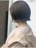 《久場川 俊》切りっぱなしボブ 外ハネボブ オリーブベージュ