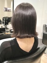 ラブクロムトーキョー オモテサンドウ(LOVECHROME OMOTESANDO)&nbsp;くびれヘア　外ハネボブ　切りっぱなしボブ　メルティカラー