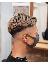 ヴェルゴ(vellgo) メンズ七三分け×スキンフェード×ライン