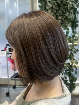 ビースリー ロア グレージュボブ