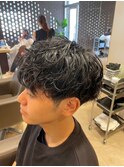 無造作ワンカールパーマ 黒髪ショートマッシュ ツーブロック