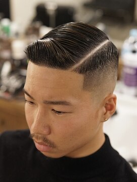 ザ チョップ ショップ ハラジュク(THE CHOP SHOP HARAJUKU) サイドパート/渋谷バーバー/原宿バーバー