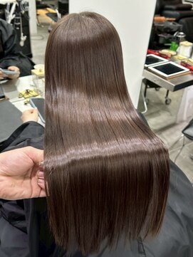 リラ バイ ミラ 新宿(LILA by MILA) 酸性ストレート/髪質改善ストレート/縮毛矯正/美髪ストレート