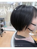 丸みが可愛い◎耳掛けショート