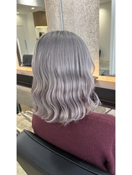 リーマス(REMUS) ホワイトシルバー