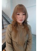 ベージュ
