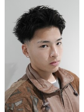 ルックグッドストア(LOOK GOOD STORE) テーパーフェードスキンフェード短髪スパイキーショート三宮