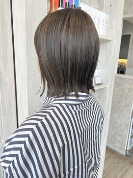キャアリー(Caary) 福山Caaryローライトカラー切りっぱなしボブコントラストカラー