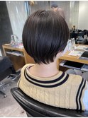 大人可愛い20代30代40代黒髪ひし形マッシュショート