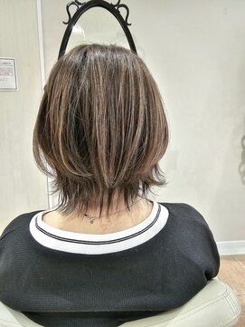 アッシュ 二俣川南口店(Ash) 30代40代50代/白髪ぼかしハイライト/ひし形外ハネボブ