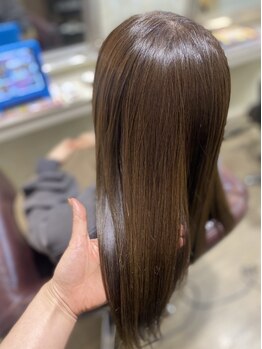 トワェモワ(Toi et moi)の写真/湿気によるうねりなどが気になりだす前に毛先までしっとり、触っていたくなるナチュラルストレートへ◎