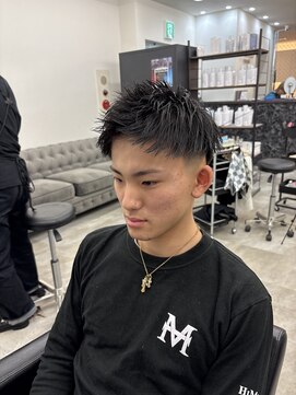 女子ウケ抜群　黒髪ショートスタイル