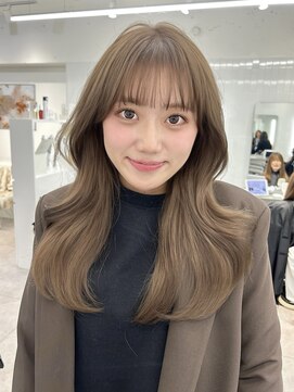 オニキス 原宿(ONYX) a229 レイヤーカットブリーチカラーヘーゼルベージュ