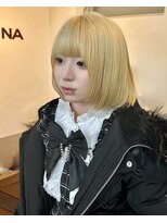 アローナ(ARONA)&nbsp;ハイトーン×ホワイトベージュ×ボブ×透明感ブリーチカラー