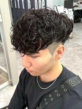 ワンズナゴヤ 名古屋栄店(ONE's NAGOYA) スペインカールスパイキーショートブルーブラックフェザーパーマ