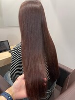 アトレ 福岡大名店(attrait)&nbsp;ブラウンロングの大人っぽい雰囲気×ツヤ感を引き出すスタイル