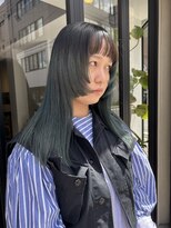 ヘアー アイス ルーチェ(HAIR ICI LUCE) ロングウルフ ぱつっとカット オリーブカラー 顔周りカット/山中