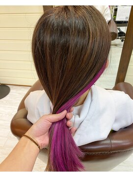 リンネ(RINNE) ビビットピンクのインナーカラー