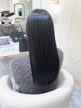 アンド ラ ブランシュ(&.La Blanche) 黒髪カタログ/グレーベージュ/レイヤーロング/アッシュカラー