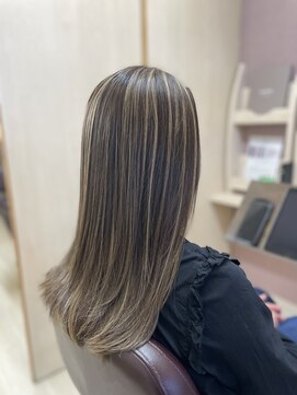 ヘアアンドメイク マオ(HAIR&MAKE MA`O) コントラストハイライト