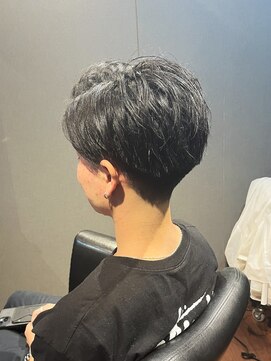 ビーダンディー(Bee dandy) ビジネスツーブロック前下がりミディアムショート七三パート