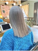 ケアブリーチミルクティーグレージュカラー顔周りレイヤーカット