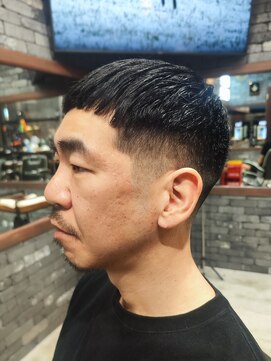 スリーセント 栄(3/cent) クロップスタイル/スキンフェード/フェードカット