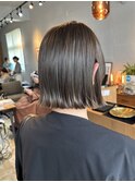 切りっぱなし×オリーブカラー