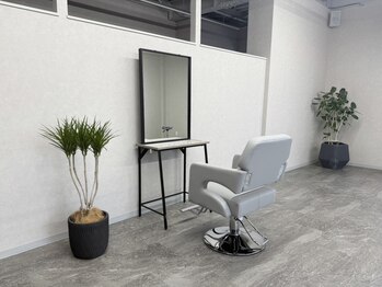 ネス(ness)の写真/大切な美容timeをゆったり過ごしたい方へ。経験豊富なスタイリストのマンツーマン施術で大満足の仕上がりに