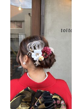 トイトイトイ(toi toi toy) シニヨンと白鷺結び☆