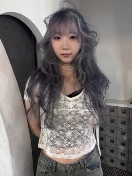 オルン(ORGN.) ハッシュカット　シースルーバング　ハイトーン　デザインカラー