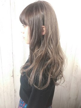フィール ヘアー(feel hair) グレージュカラーの柔らかローレイヤー