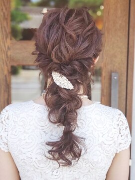 ニコ(25-niko-) ヘアアレンジ～編みおろし～　西田