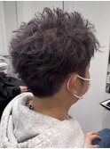 ランダムアップバングショート刈り上げグレーシルバーブリーチ