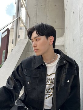 エクリ 麻布十番(equri) カルマパーマ韓国風センターパート