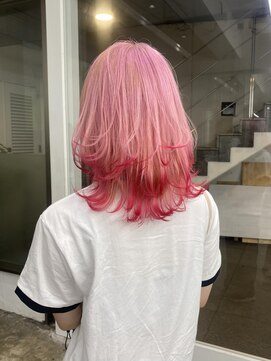 レコ 渋谷(LECO) ペールピンク×レッドのエンドカラー