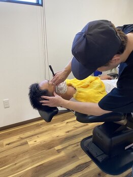 スーパーカットジョージ(SUPER CUT GEORGE)の写真/【カットメニューに髭剃り・眉カット込み☆】メンズの身だしなみはプロにお任せ!清潔感・好感度UP☆