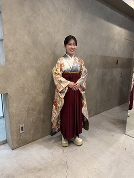 ビーハイブ ギフト(BeeHIVE GIFT) 袴着付け＋ヘアセット