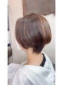 ハイライトで抜け感UP！大人かわいいショートボブ/白髪染め