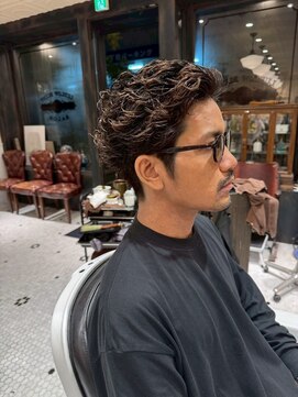 ルドローブラントオオサカ(LUDLOW BLUNT Osaka) 【LUDLOW BLUNT】フェードカット バーバー ニュアンスパーマ